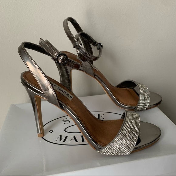 Steve Madden Rhinestone and Silver Ankle-strap sandal Heels Size 8 - Picture 4 of 13